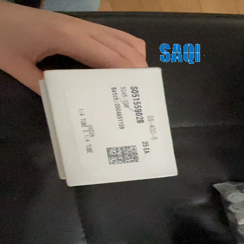 卡套管接头